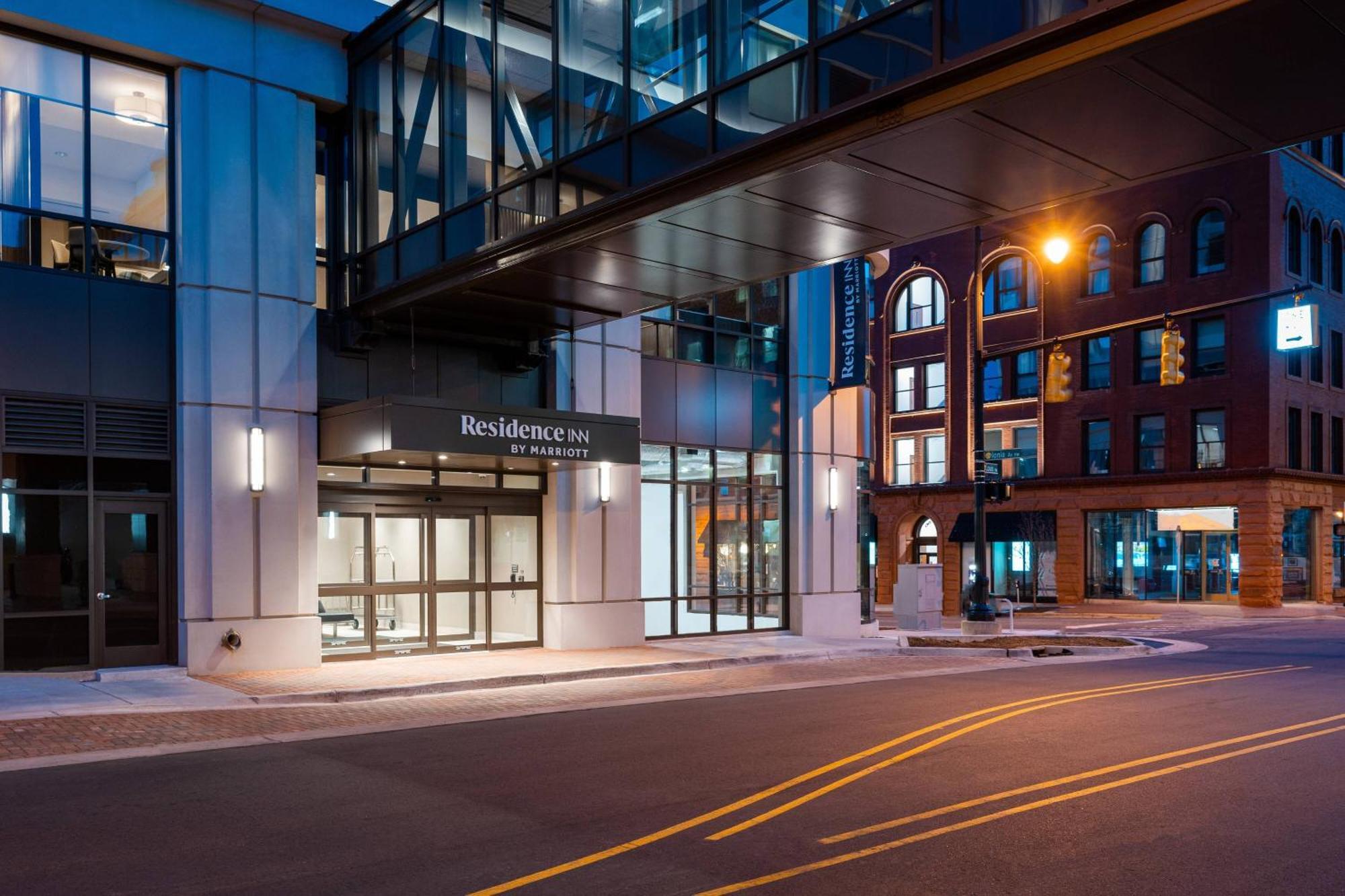 By Marriott Downtown 3* Grand Rapids