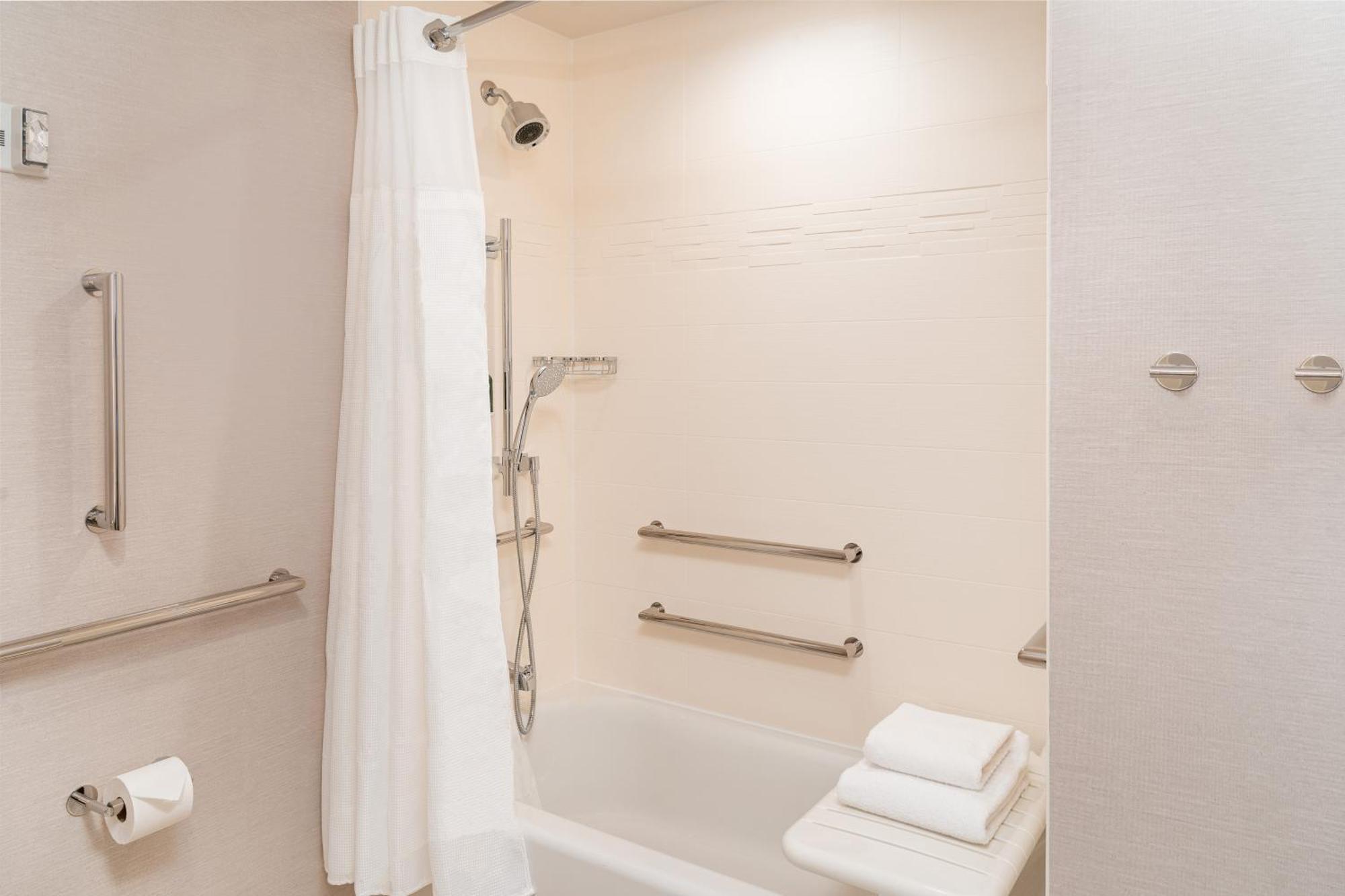 Hotel By Marriott Downtown 3*